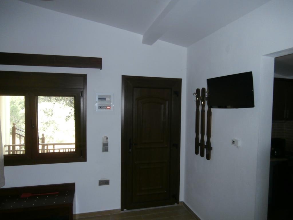 Villa Barouti Koinyra Rum bild