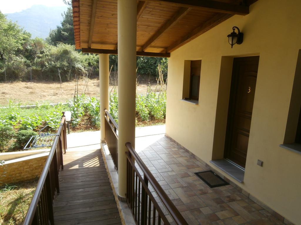 Villa Barouti Koinyra Rum bild