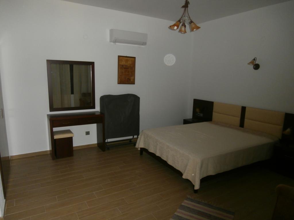 Villa Barouti Koinyra Rum bild